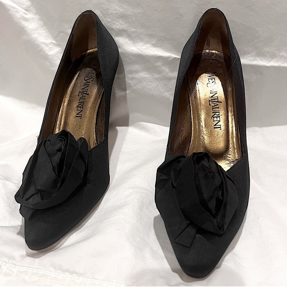 Saint Laurent Vintage Satin black pumps